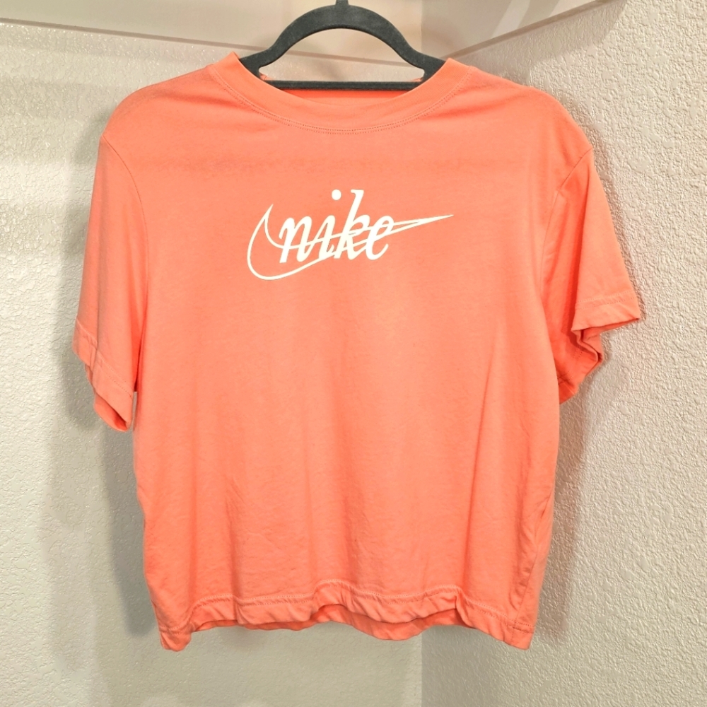 Nike- The Nike Tee Dri-fit Loose Fit  Girls Size Large